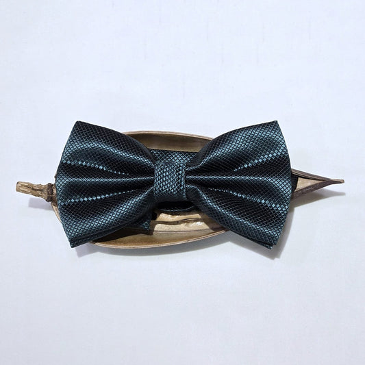 Fascinating Green Bow Tie